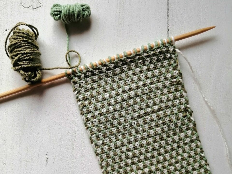 Linen stitch (3 colours) – Rosários 4