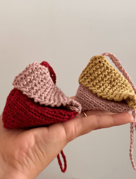 Bolsa Pirâmide em tricot Rosários 4